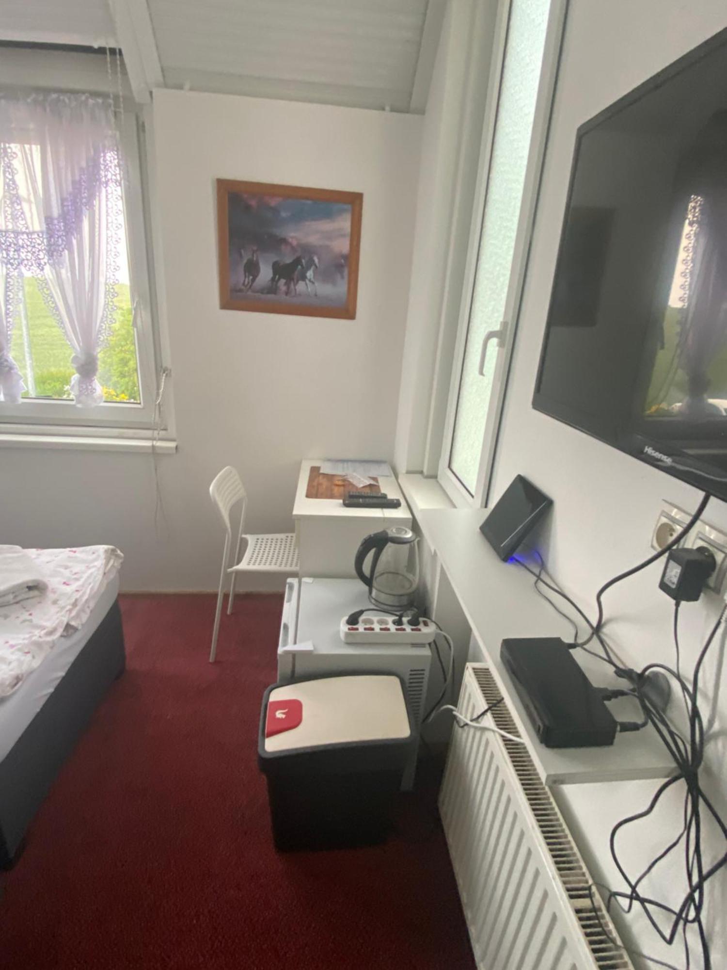 Homestay U Hanky Zdiby Luaran gambar
