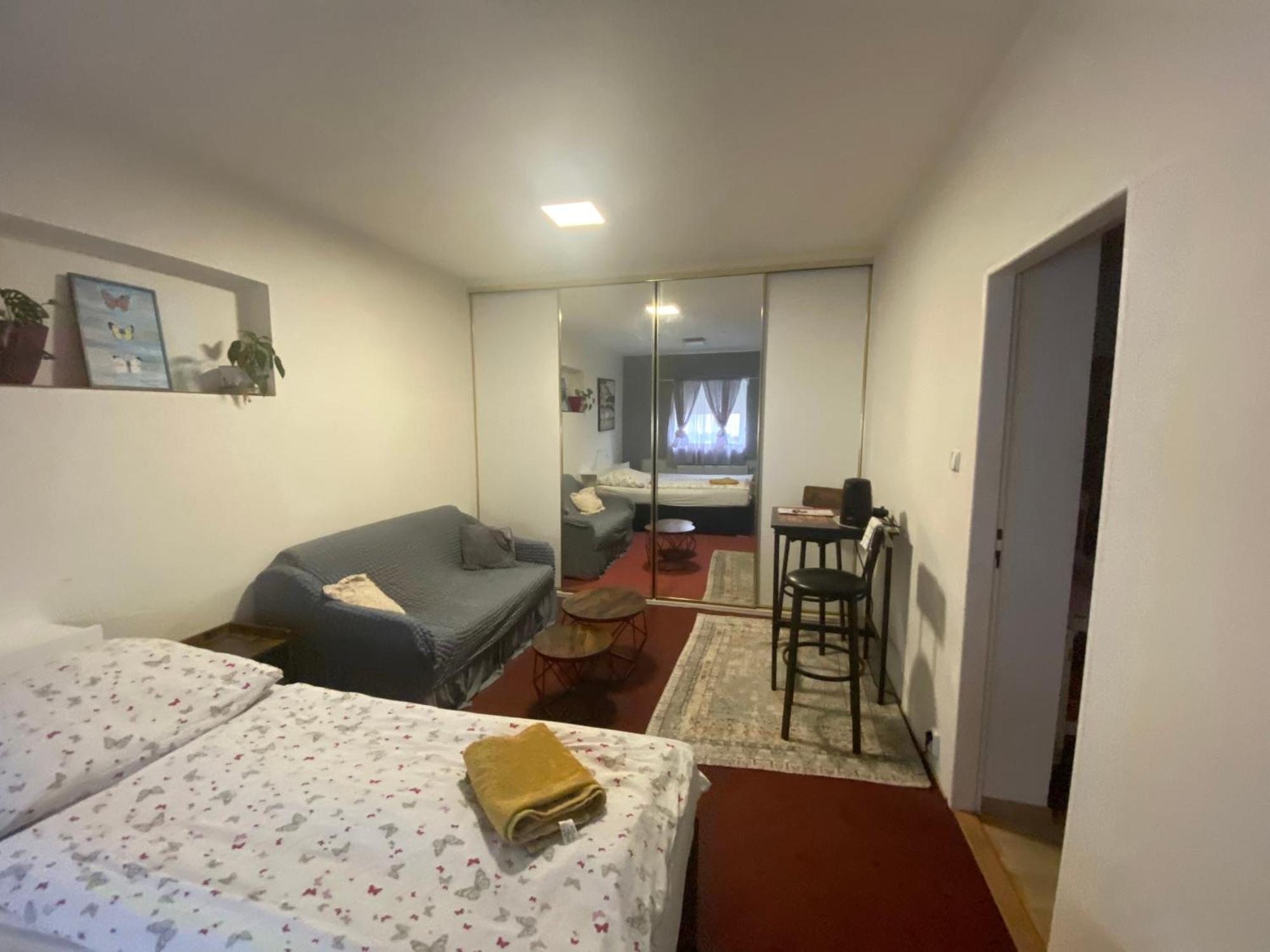 Homestay U Hanky Zdiby Luaran gambar
