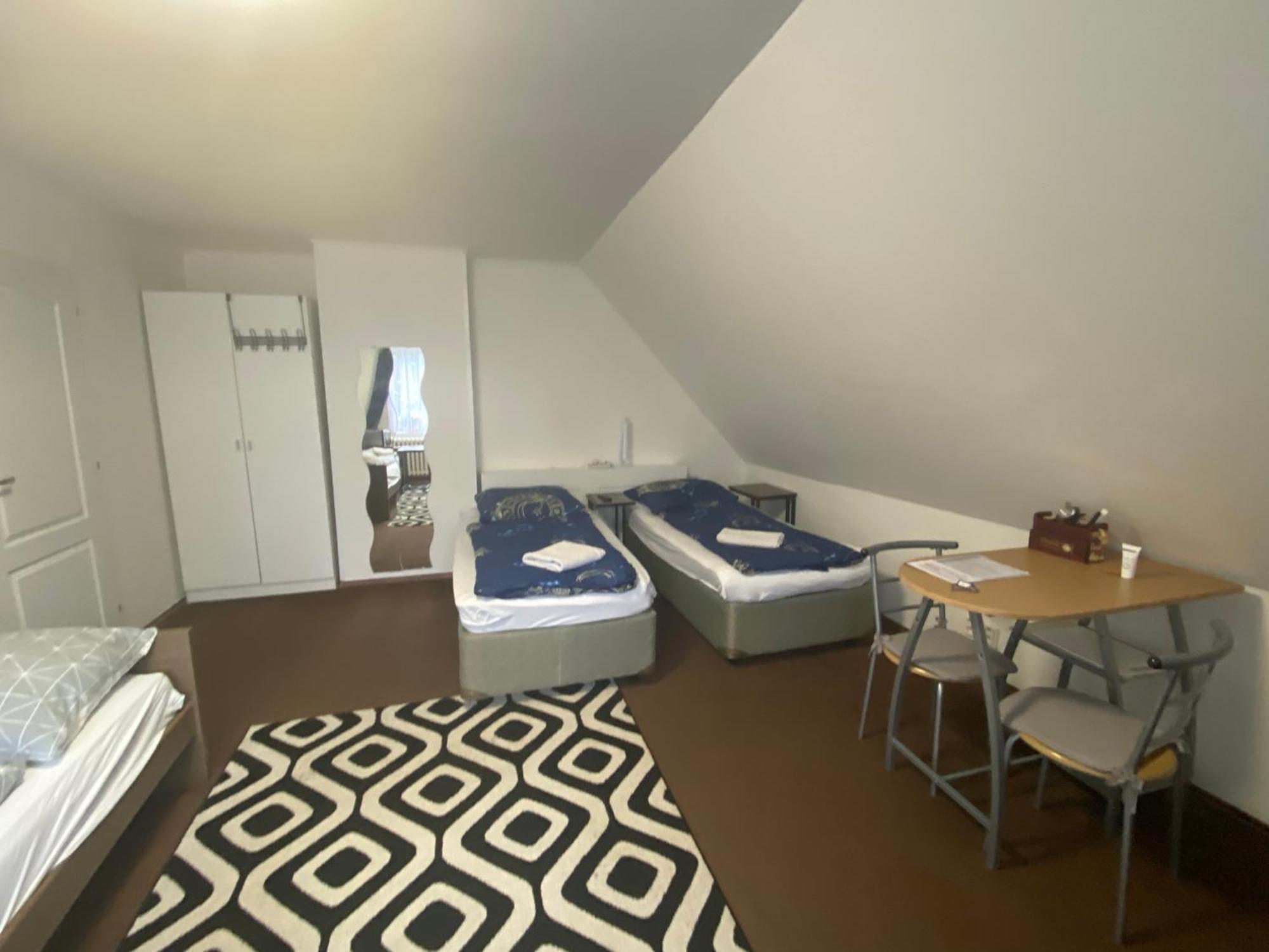 Homestay U Hanky Zdiby Luaran gambar