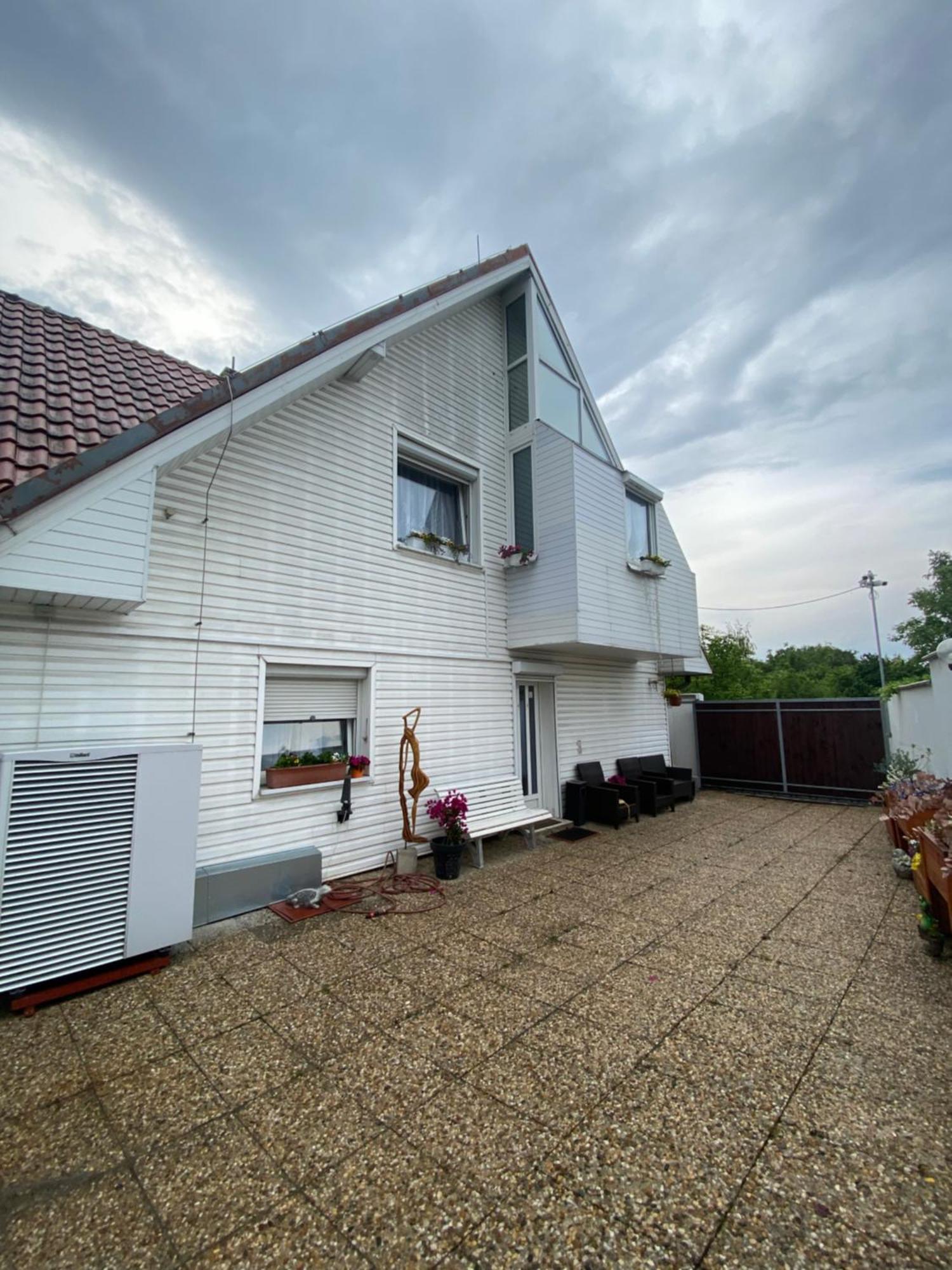 Homestay U Hanky Zdiby Luaran gambar
